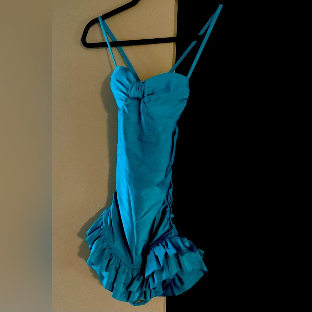 Albion ruffle skirted one piece swimsuit size Small